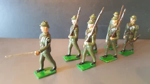 7 x Britains? Early Vintage Lead Soldiers Marching At Slope Khaki Uniforms - Picture 1 of 6