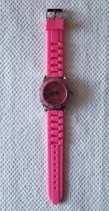 NIB Gossip Silver Tone Watch GSP818 Pink Dial & Rubber Band 6"-7.5" New Battery - Picture 1 of 6