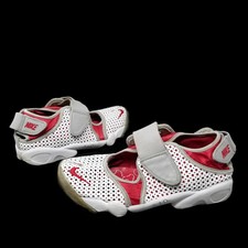 nike turtle toe trainers