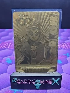 Tarjeta Alegre 2023 Divertida Disney 100 Reina Malvada Fotolitografía Tarjeta Dorada/100 - Imagen 1 de 2