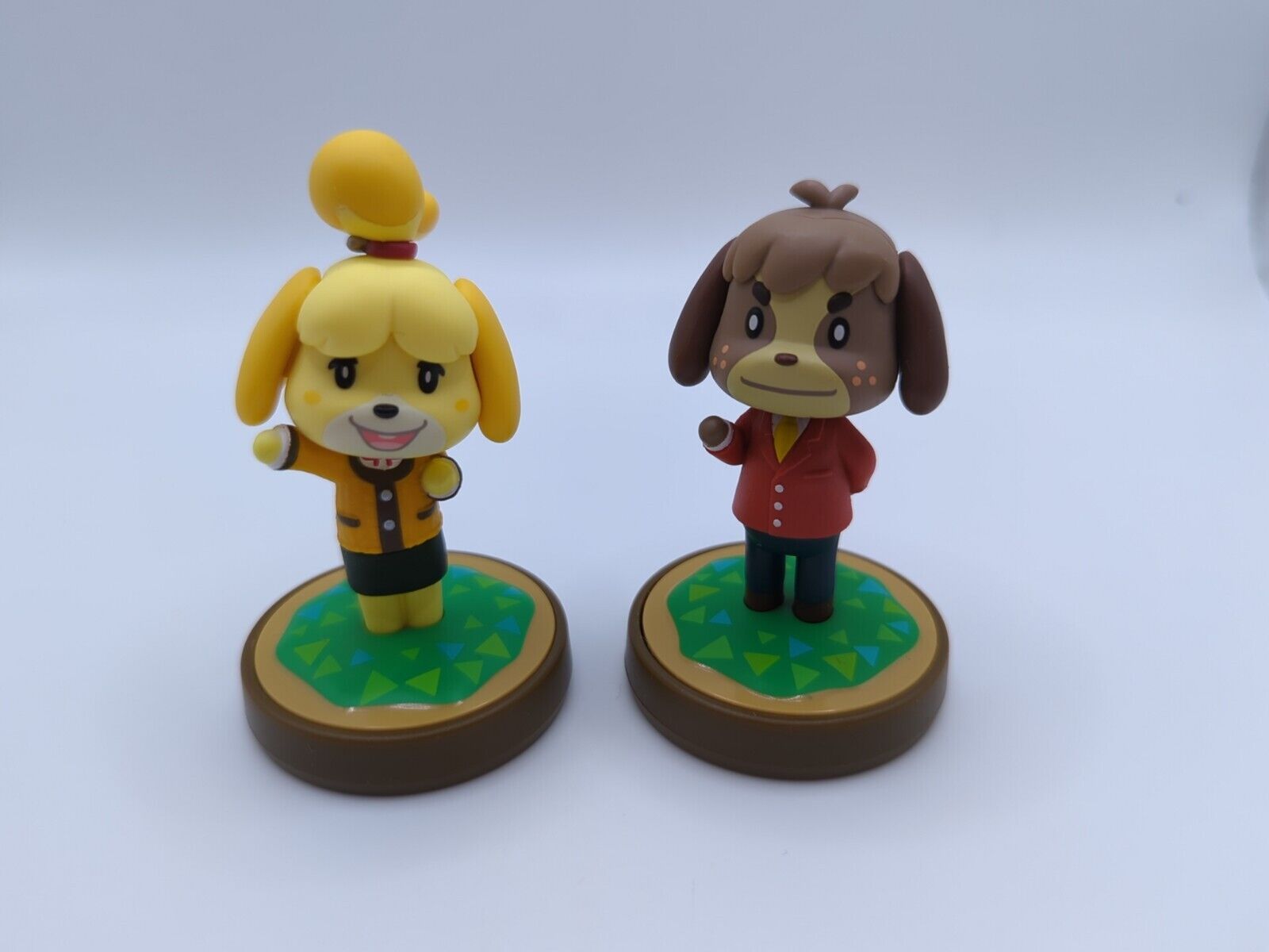 Nintendo Animal Crossing Amiibo Set - Isabelle (Winter Outfit) & Digby