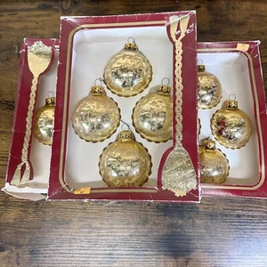 Colección Victoria 3 Cajas Redondas Dorado con Brillo Adornos de Navidad 12 Total - Imagen 1 de 8