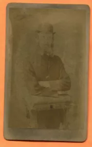 CDV Denbigh, England, Portrait eines bärtigen Mannes, von Helsby, ca 1880er Bodenstempel - Bild 1 von 3