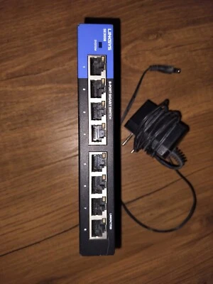 Linksys SE3008 Gigabit Ethernet Switch 8-Port with Power Adapter - Image 1 of 3