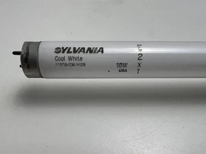 SYLVANIA 23028 F18T8CW/K28 (2 PACK )Fluorescent Light Bulb 4200K 28" COOL WHITE - Picture 1 of 2
