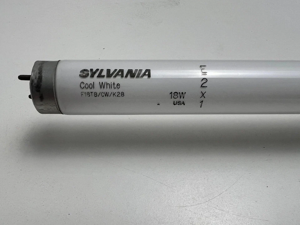 SYLVANIA 23028 F18T8CW/K28 (2 PACK )Fluorescent Light Bulb 4200K 28" COOL WHITE - Image 1 of 2