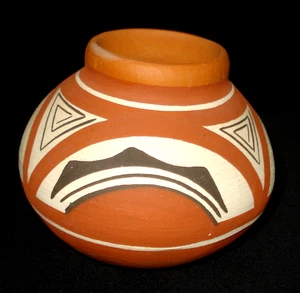 Terrakotta Vase handbemalt einheimische Keramik 2,5" hoch Quibor Venezuela signiert - Bild 1 von 6