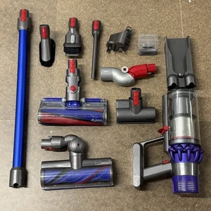 Dyson V10 Cyclone Absolute Cordless Vacuum Cleaner Complete Hoover - Picture 1 of 15