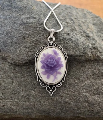 Collar camafeo rosa púrpura, colgante victoriano vintage, cadena de plata de ley 925 Foto 1 de 3