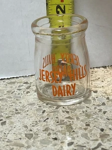 JERSEY HILLS DAIRY COFFEE CREAMER PYRO RARITAN NEW JERSEY SOMERSET COUNTY RARE - Picture 1 of 4