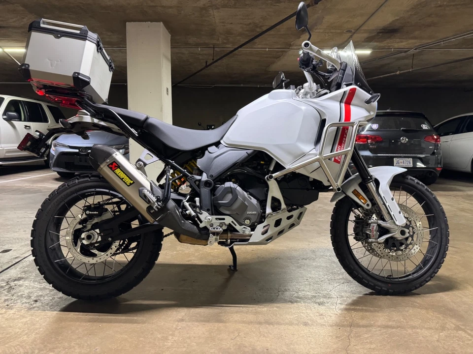 2023 Ducati DesertX  - Изображение 1 из 4