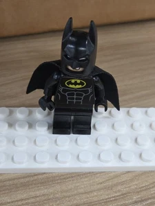 LEGO Batman Minifigure 70912 Arkham Asylum Dark Knight Black Suit Cape - Picture 1 of 7