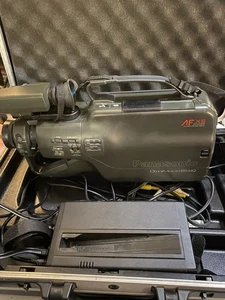 TESTED Vintage Panasonic VHS OmniMovie Camcorder PV-500D In Case W Extras - Picture 1 of 9
