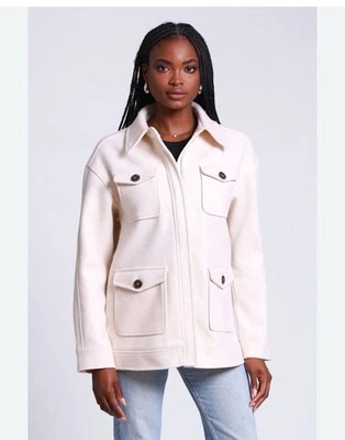 Chaqueta de Granero Usada en Excelente Condición Colección Bagatelle Beige Polar Talla L Foto 1 de 4