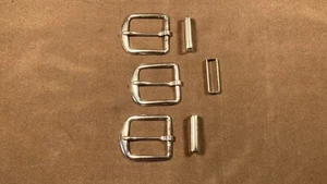 3 Fibbia cintura fondina pelle pistola tappo vintage ricambi originali western giocattolo anni 50 60 - Foto 1 di 6