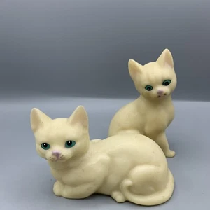pair of kitten figurines soapstone? White/Tan green eyes - Picture 1 of 7