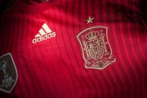 Camiseta Adidas ROJA 🇪🇸 ESPAÑA JUVENIL Copa Mundial FIFA 2014 ROJA [F39821] VENDIDA COMO ESTÁ - Imagen 1 de 12