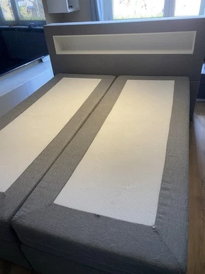 Boxspringbett 160x200 Cm in Grau Weiß mit eingebauter Ablage - Bild 1 von 4