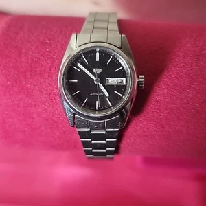 Orologio Vintage SEIKO 5 Automatico 4206-0332 Bracciale Tono Argento Quadrante Nero Funzionante - Foto 1 di 5