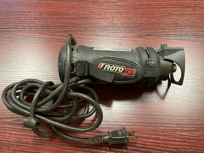 Bosch RotoZip RZ1 5 Amp 30.000 RPM 1/4" Pinza Herramienta Rotativa Sierra Espiral Negra Foto 1 de 3