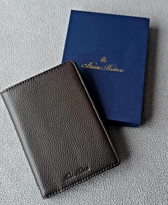 Carteira passaporte Brooks Brothers couro marrom - NOVA COM ETIQUETAS - Imagem 1 de 4