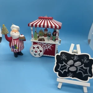 Set carrello caramelle firmato Hallmark Sweet Santa Treat 2018 ornamenti statuine evento - Foto 1 di 13