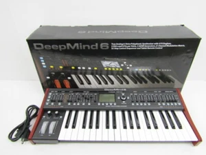 Behringer Deepmind 6 Analog 6-Voice Polyphon Synthesizer - Bild 1 von 9