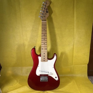 Guitarra Eléctrica Power Play Niños Estilo S Caramelo Manzana Rojo con Bolsa de Concierto - Imagen 1 de 13