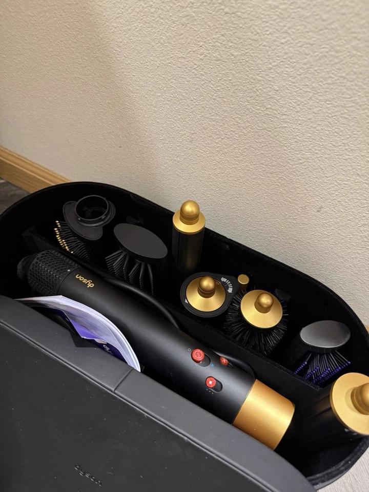 Dyson Airwrap Multi-Styler Complete Long Dyson Airwrap Complete Long - Image 1 of 4