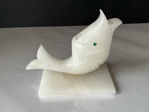 VTG White Onyx Marble Pen/Pencil Holder Fancy Fish Emerald Green Glass Eyes - Picture 1 of 6