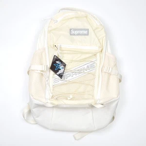 Mochila blanca Supreme FW23 3D con logotipo - Imagen 1 de 12