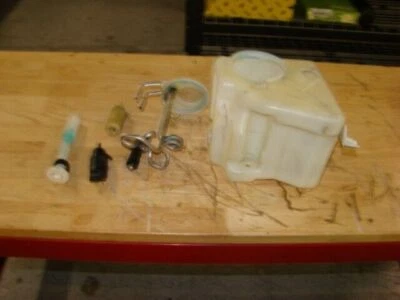 Mercedes Benz SL500 1996-2002 conjunto depósito limpiaparabrisas térmico Foto 1 de 3