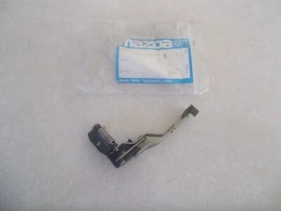 FB0369846B Mazda O.E. Deflector de aire techo corredizo enlace R.H. 92-96 MX3 - Envío gratuito Foto 1 de 2