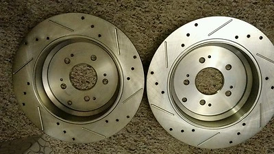 TRASEROS 2 ROTORES DE FRENO PERFORADOS Y RANURADOS RENDIMIENTO ACURA HONDA Odyssey Foto 1 de 4