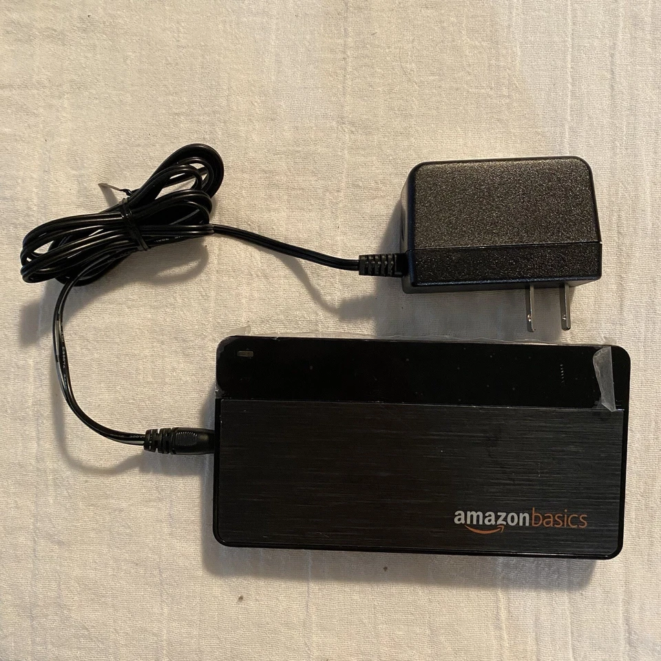 AmazonBasics 10 Port USB 2.0 Hub Missing ethernet Cable  - Image 1 of 1
