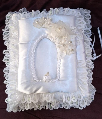 Álbum de fotos de boda vintage blanco satinado y encaje carpeta de 3 anillas, 12"x12" Foto 1 de 4