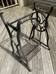 Antike Wilson Wheeler Nähmaschine Tretfuß Gusseisen Industrie funktionstüchtig - Bild 1 von 24