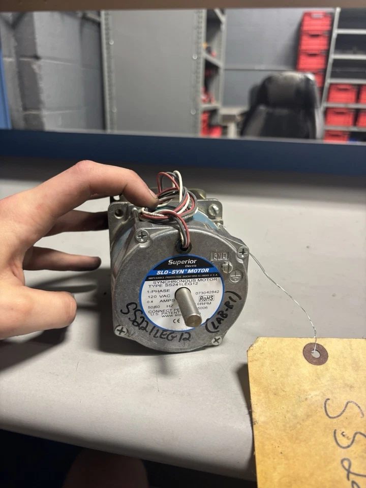 NEW SUPERIOR ELECTRIC SS241LEG12 SLO-SYN MOTOR 1-PHASE 120VAC 0.4A 50/60Hz - Image 1 of 2