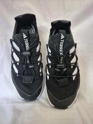 Kids Size 2 Adidas Terrex Black Sneakers Low Top - Image 1 of 4