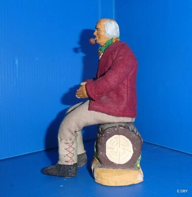 ANCIEN PETIT SANTON HABILLE MARIUS CHAVE AUBAGNE  assis hauteur 13 cm - Photo 1/4