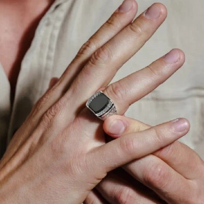 Anello Ovale Piatto In Argento Sterling Con Pietre Di Zirconia Cubica - Immagine 1 di 4