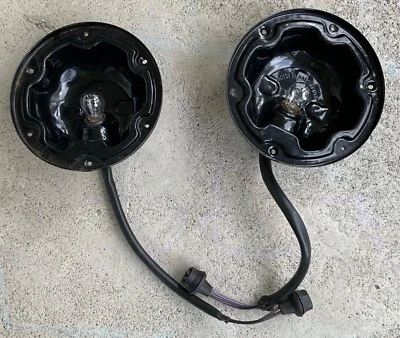 Carcasas de luz trasera Chevrolet / GMC 6" NUEVO DE STOCK =# 05959983 =Guide SAE STIAP 65 (par) Foto 1 de 4