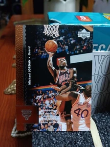 1996-97 cubierta superior - Michael Jordan #16 - Imagen 1 de 2