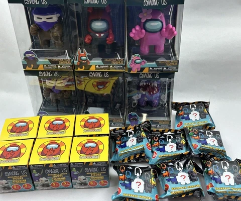 Among Us Master Case Crewmates Collectible Figures Backpack Hangers Buildable Cover