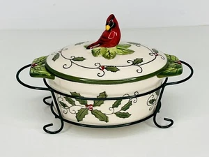 TEMP-TATIONS by TARA 9oz Dutch Oven w Cardinal Lid & Stand Rack Christmas Holly - Picture 1 of 11