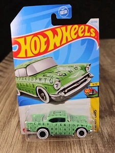 Hot Wheels '57 Chevy HW Art Cars verde 1:64 diecast coche de juguete 2024 - Imagen 1 de 4