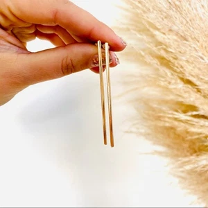 NEU NORDSTROM REVOLVE Gold Vertikaler Stab Ohrstecker Ohrringe Schmuck - Bild 1 von 6