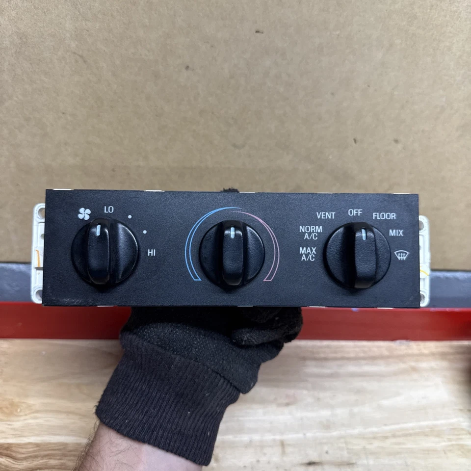 1998 to 2011 Ford Crown Victoria Marquis A/C Heater Climate Control - Image 1 of 4