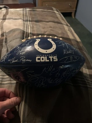Fútbol americano Indianapolis Colts 2012-13 réplica firmada por el equipo “Collector Series” Foto 1 de 4