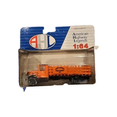 Литая модель грузовика AHL Hartoy L01072 масштаб 1:64 Mack BM Asplundh - Изображение 1 из 4